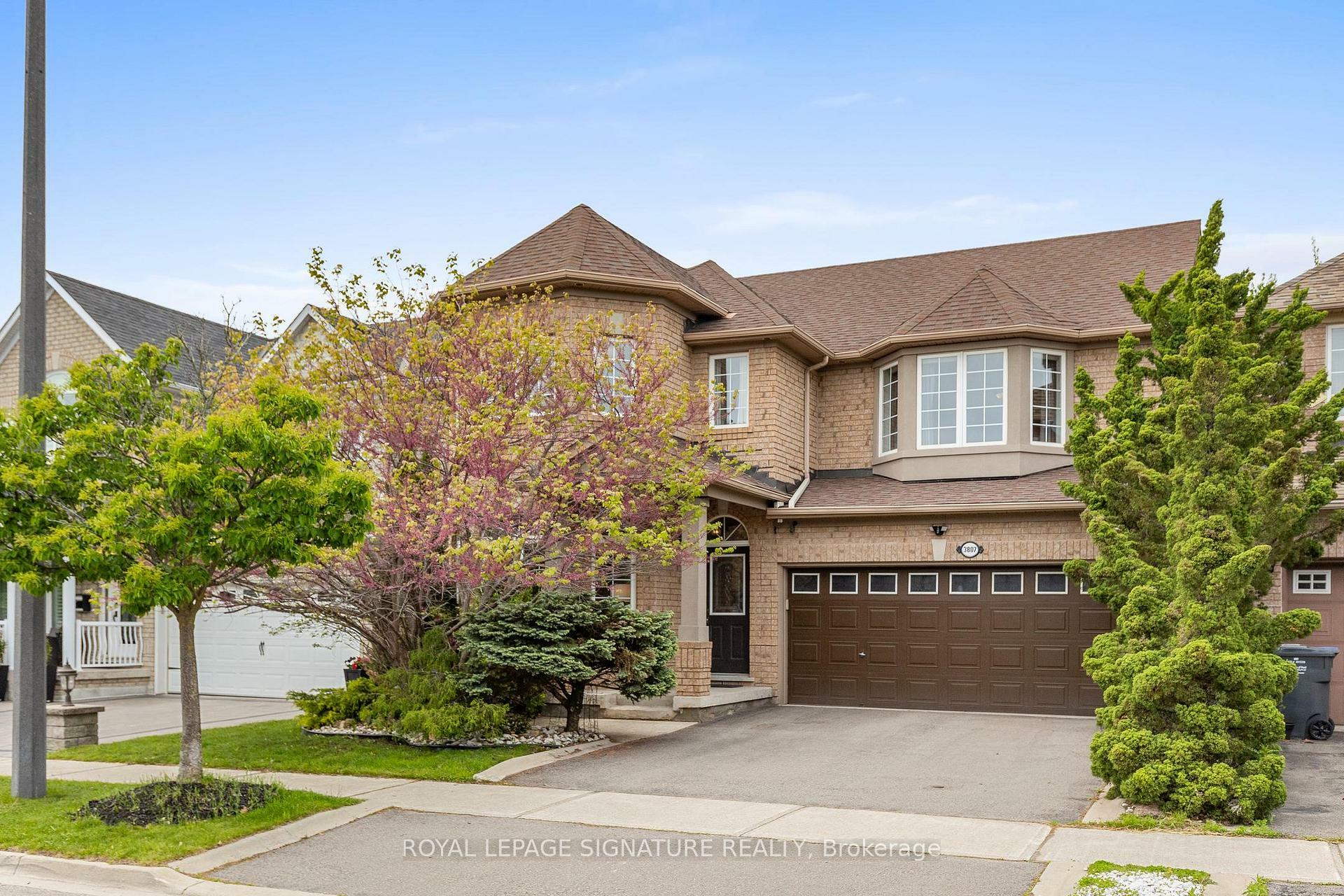 Property Photo: 3807 Deepwood Heights ON L5M 6M6