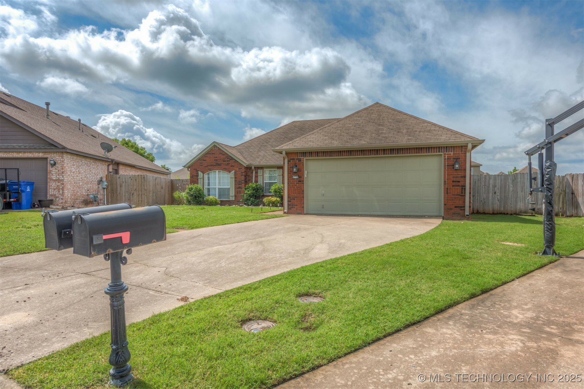 Property Photo: 4736 S 194th OK 74014