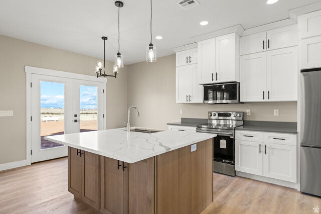 Property Photo: 305 E 2690 N UT 84657