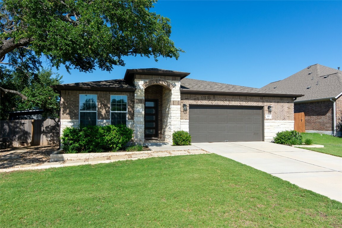 Property Photo: 121 Split Oak Drive TX 78613
