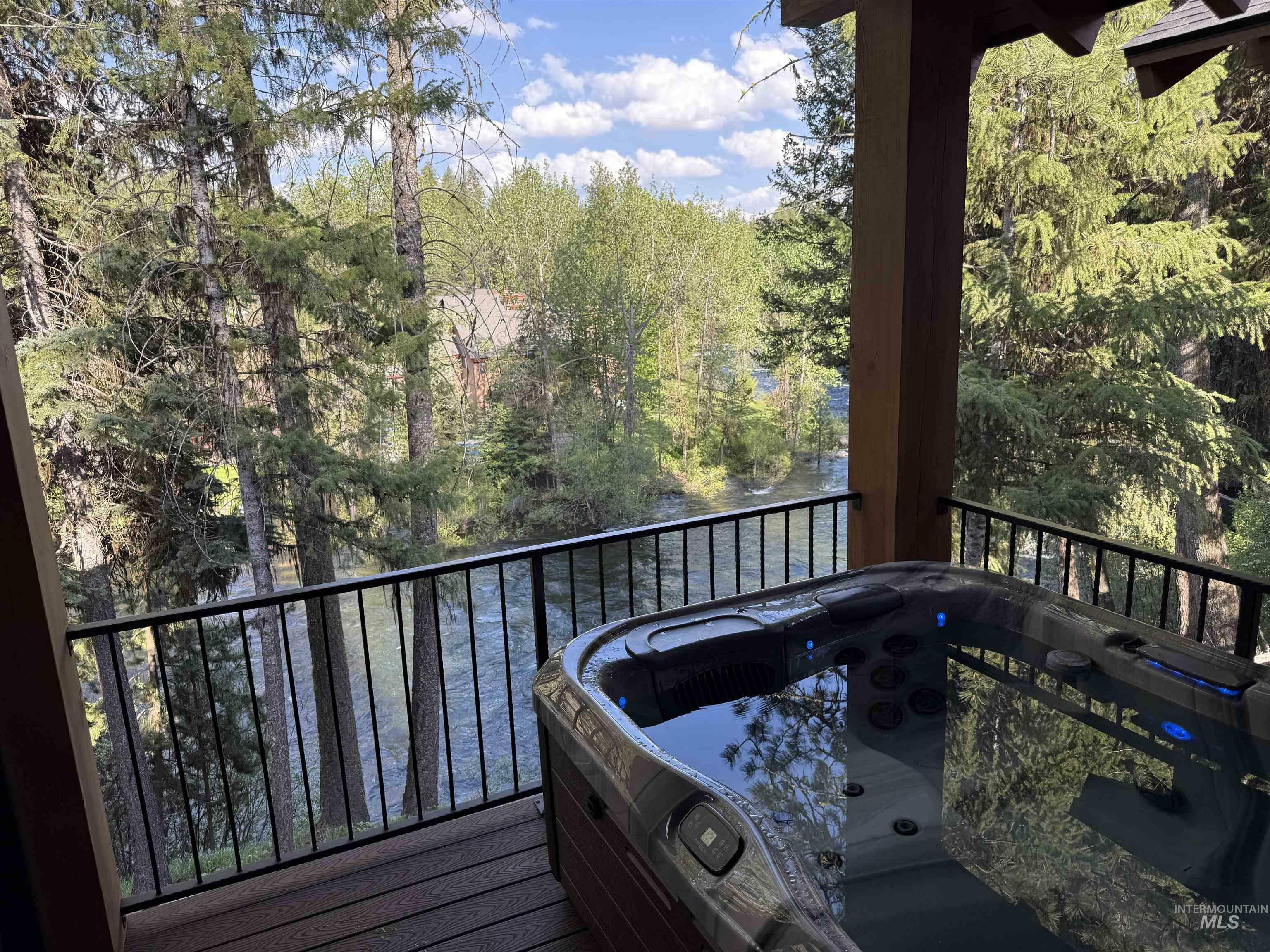 Property Photo: 619 Pinedale Street Unit E ID 83638