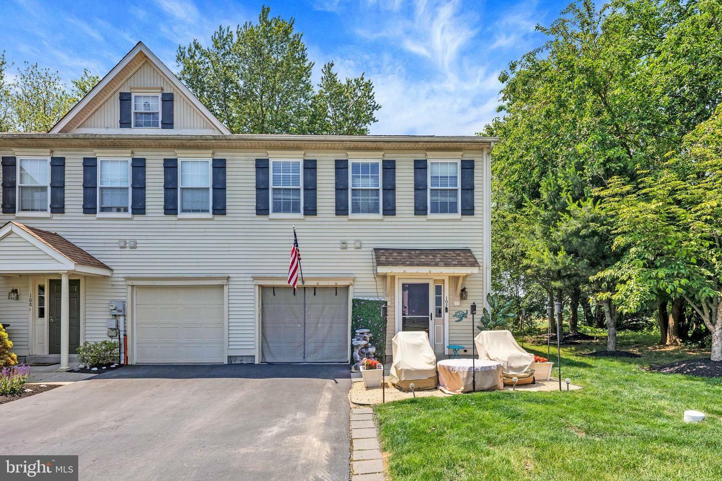 102 Red Oak Court  Honey Brook PA 19344 photo