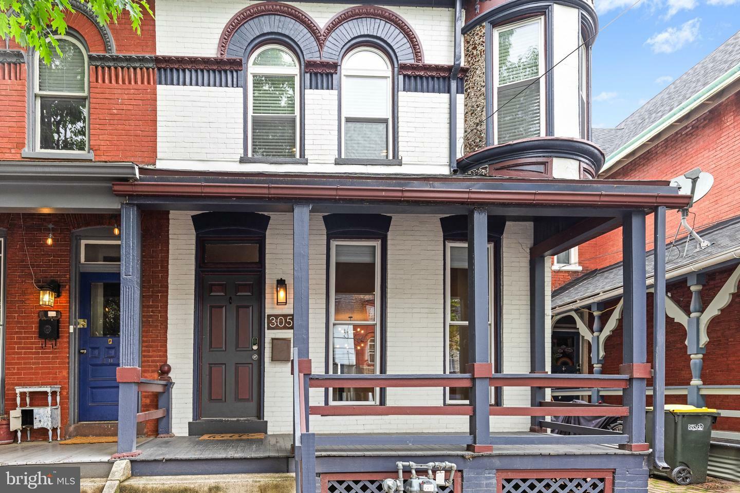 Property Photo:  305 W Lemon Street  PA 17603 