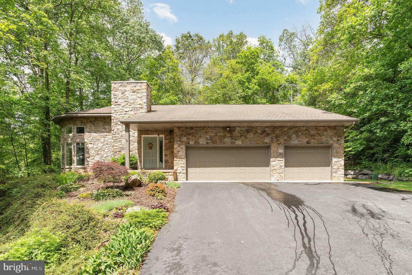 Property Photo: 120 Aspen Drive PA 17019
