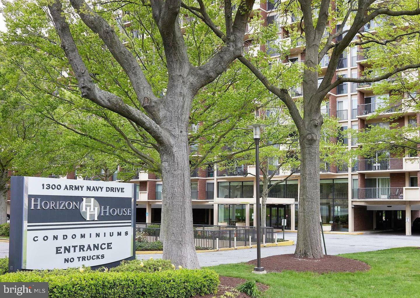 Property Photo: 1300 Army Navy Drive 612 VA 22202