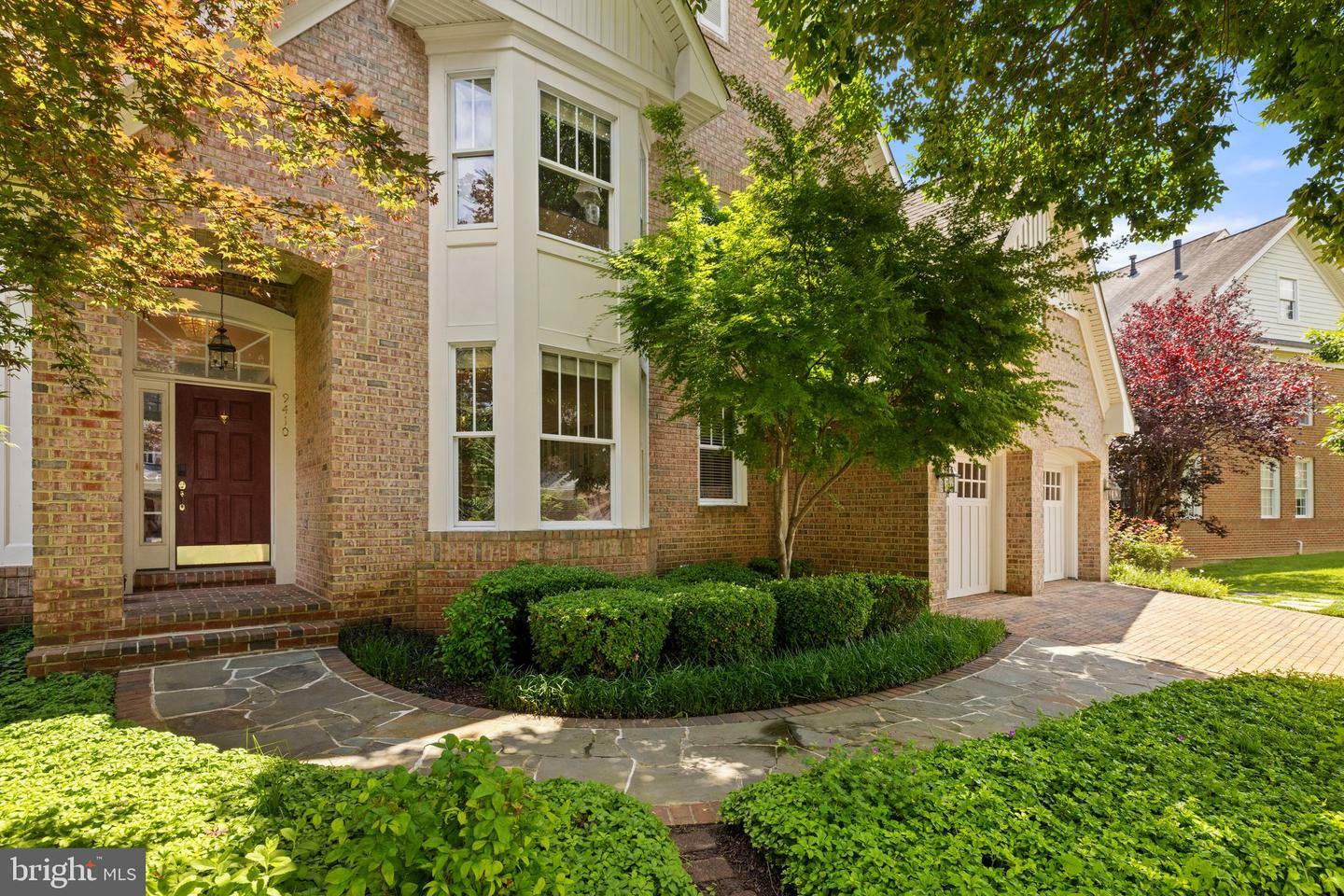 Property Photo: 9410 Old Reserve Way VA 22031