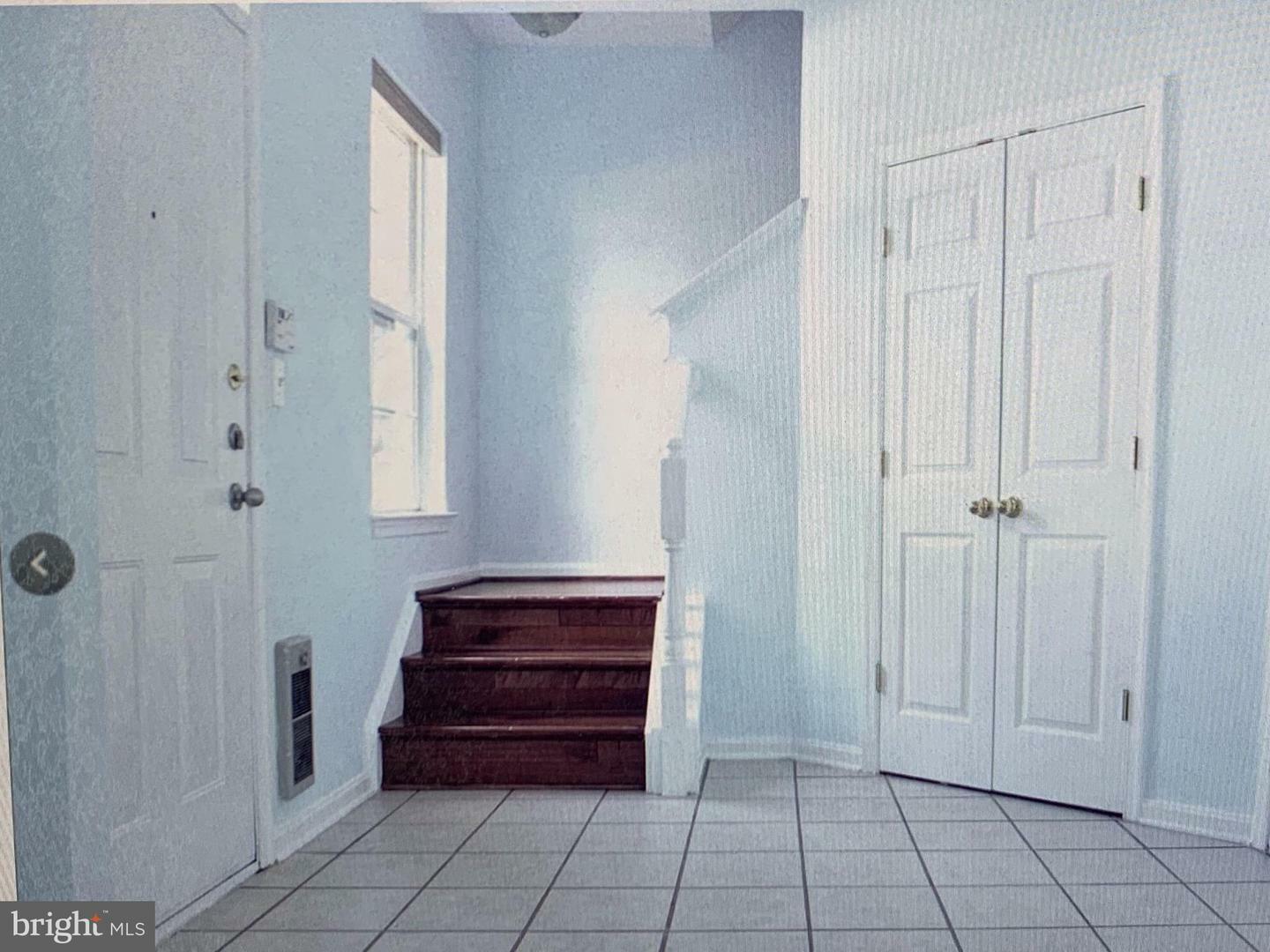 Property Photo: 21814 Kelsey Square VA 20147