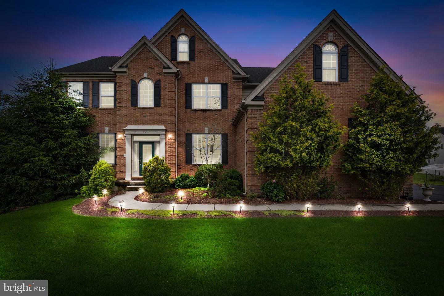 Property Photo: 6 Monet Court NJ 08852