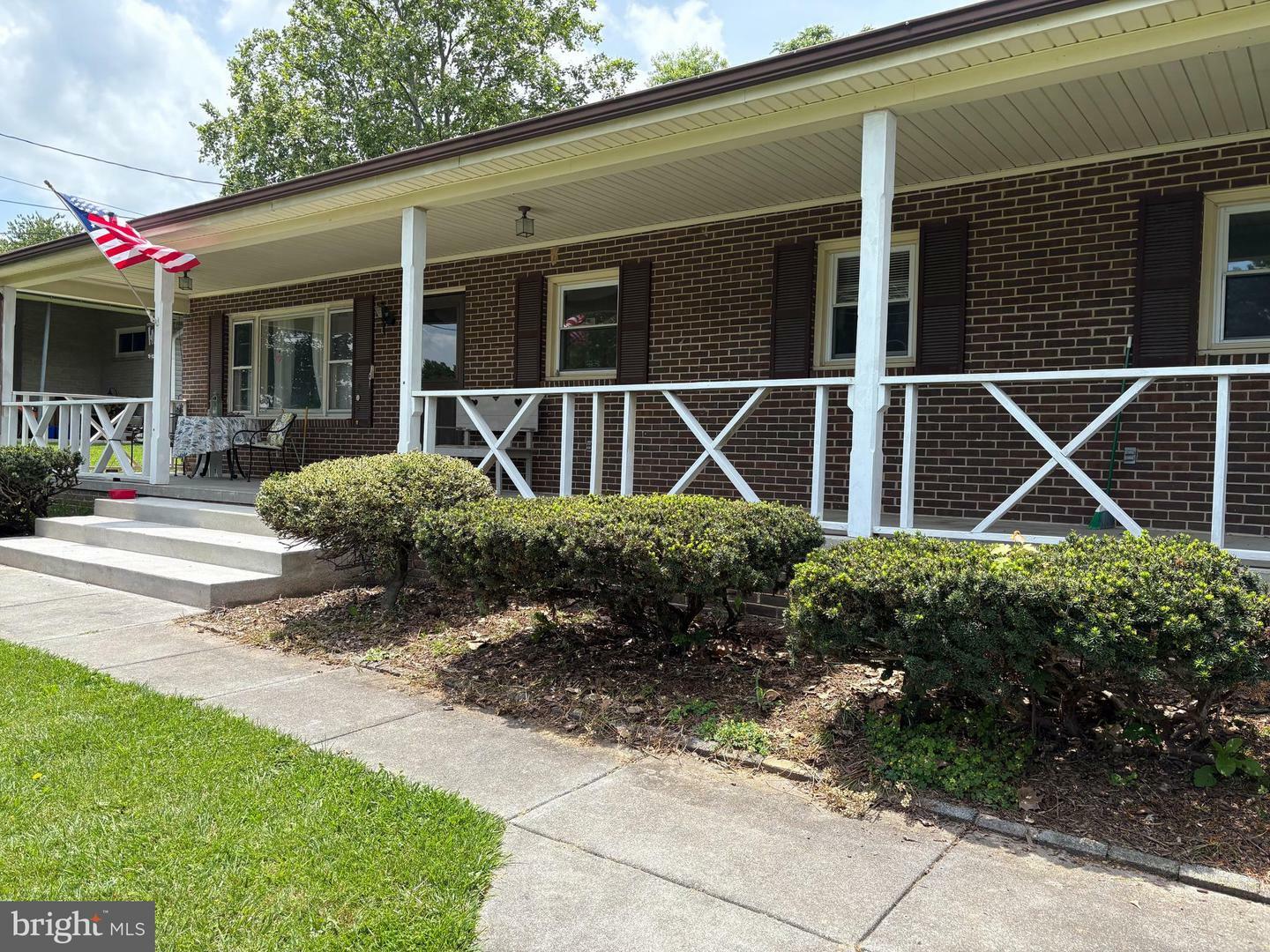 Property Photo: 425 Beechcroft Road VA 22601