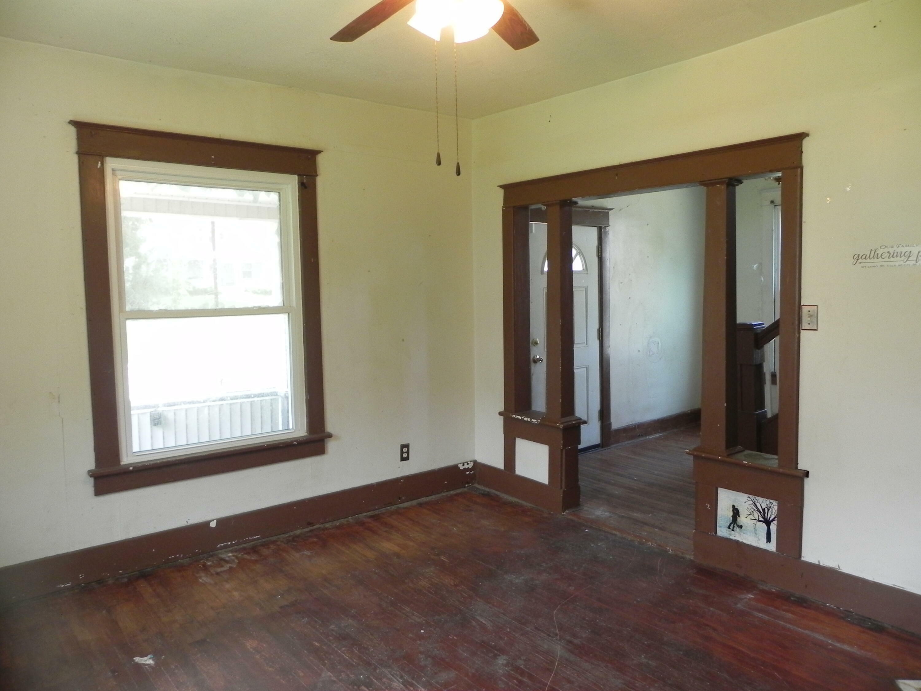Property Photo: 1012 N Bluff St MO 65251