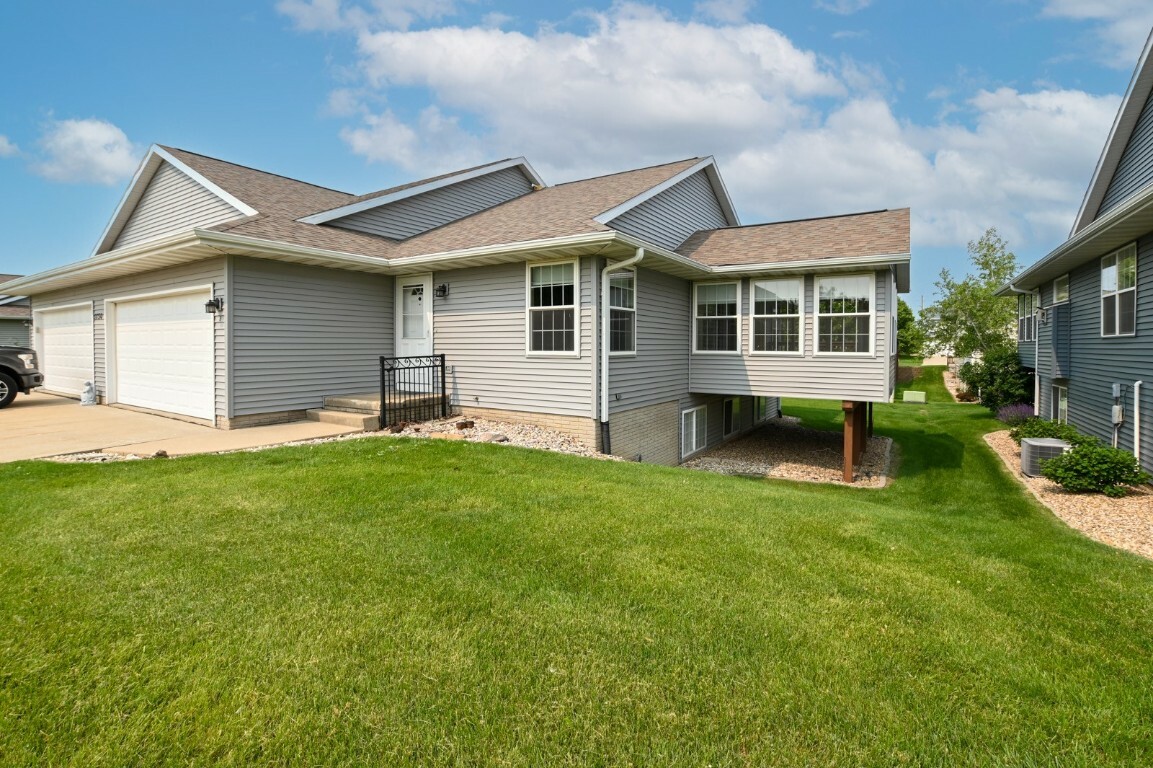 Property Photo: 3730 Deer Valley Drive B IA 52302