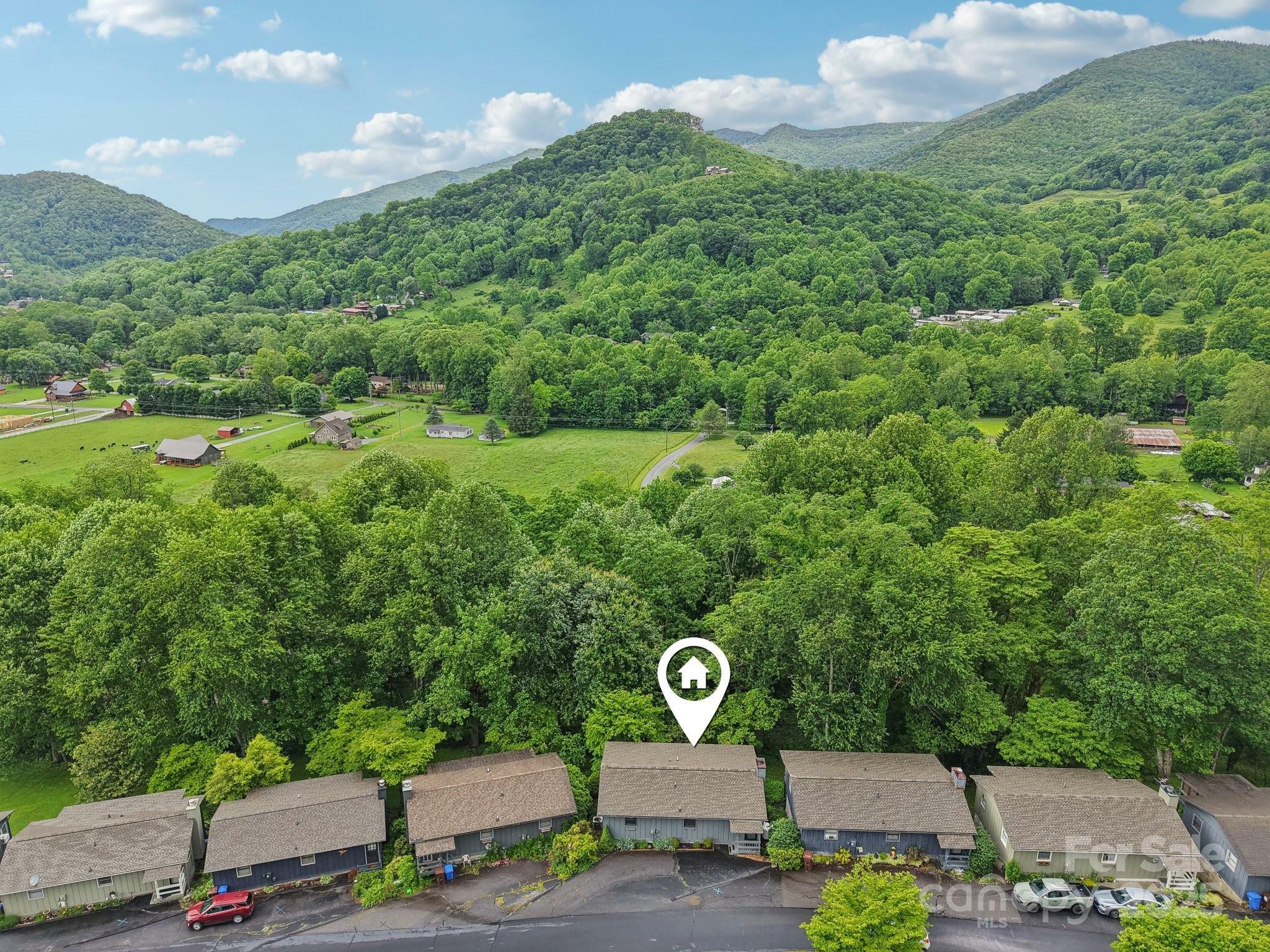 Property Photo: 418 Stoney Ridge Loop NC 28751