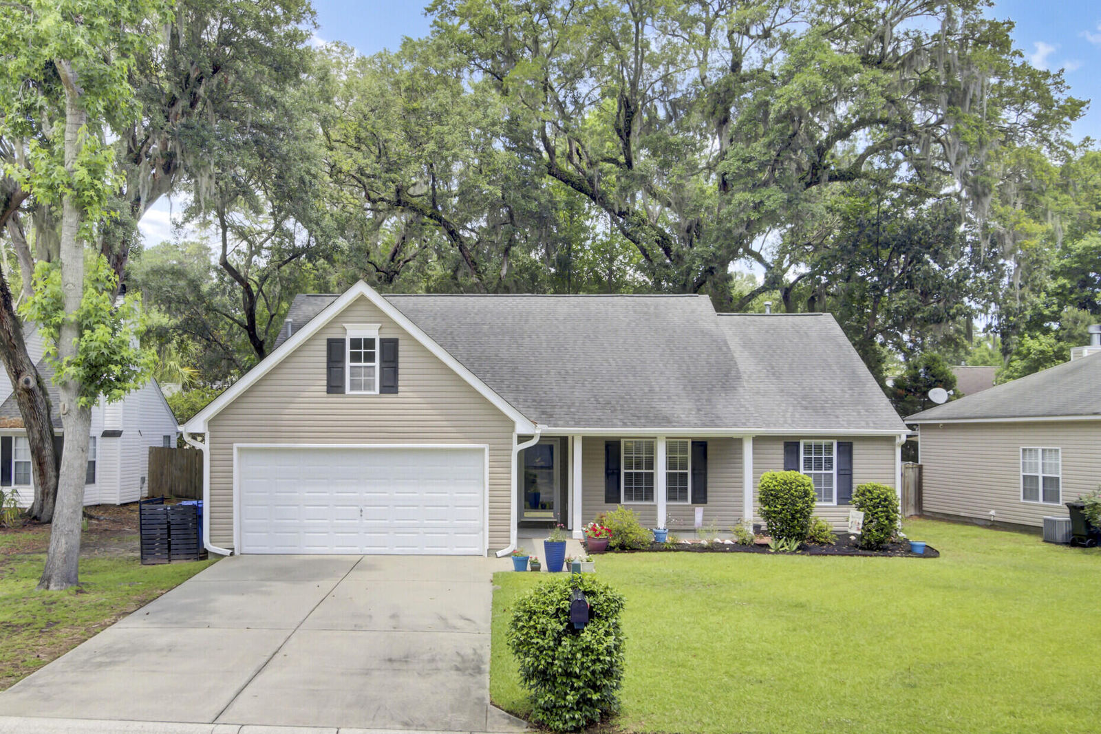 Property Photo:  8612 Hickory Creek Lane  SC 29420 