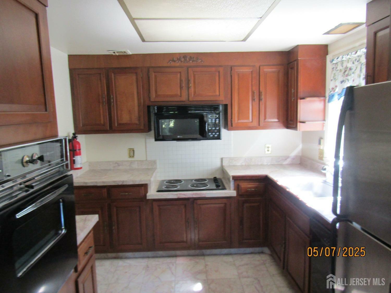 160 Pelham Lane B  Monroe NJ 08831 photo