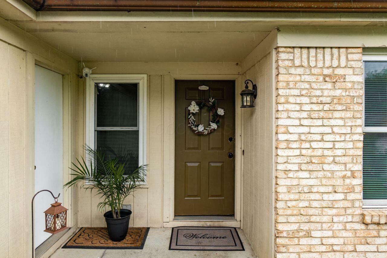 Property Photo: 4419 Trindel Way OH 43231