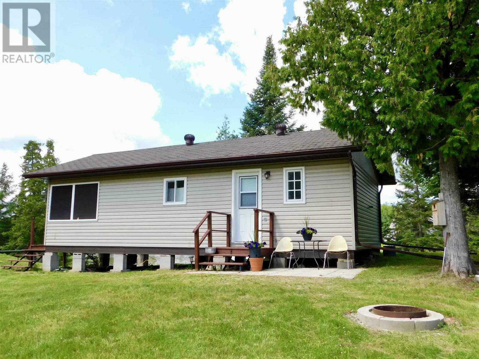 364 Larson Bay Rd  Dryden ON P8N 2Y5 photo