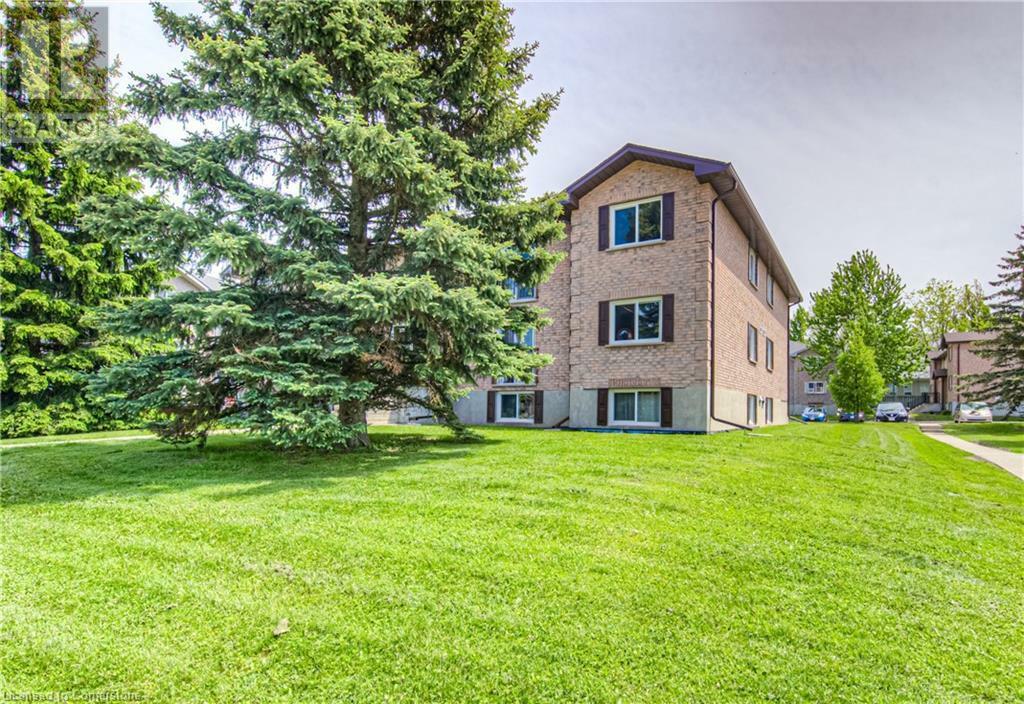 Property Photo: 331 Northlake Drive 9 ON N2V 1Z1