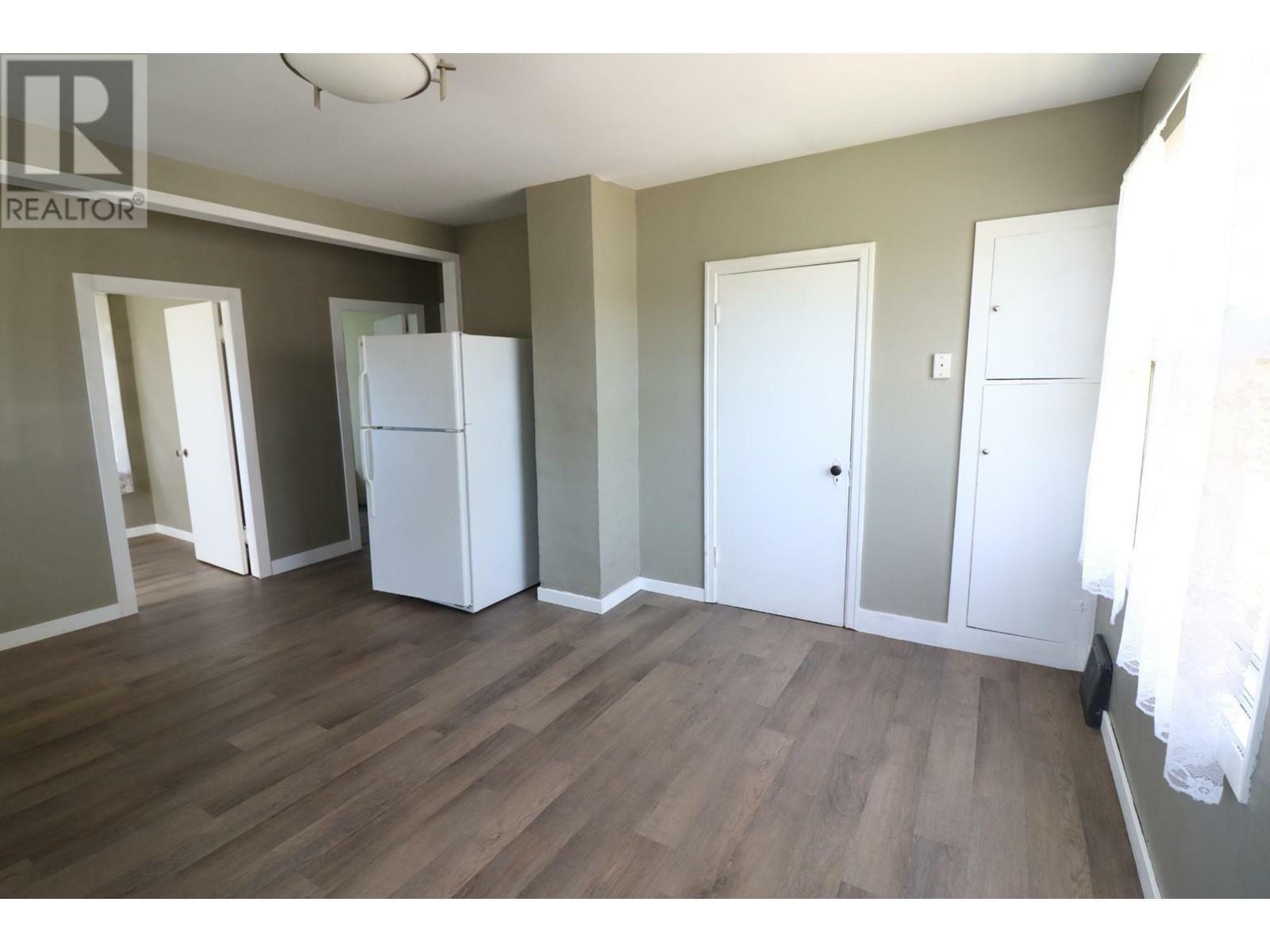 Property Photo: 325 Willow Street BC V2B 4C8