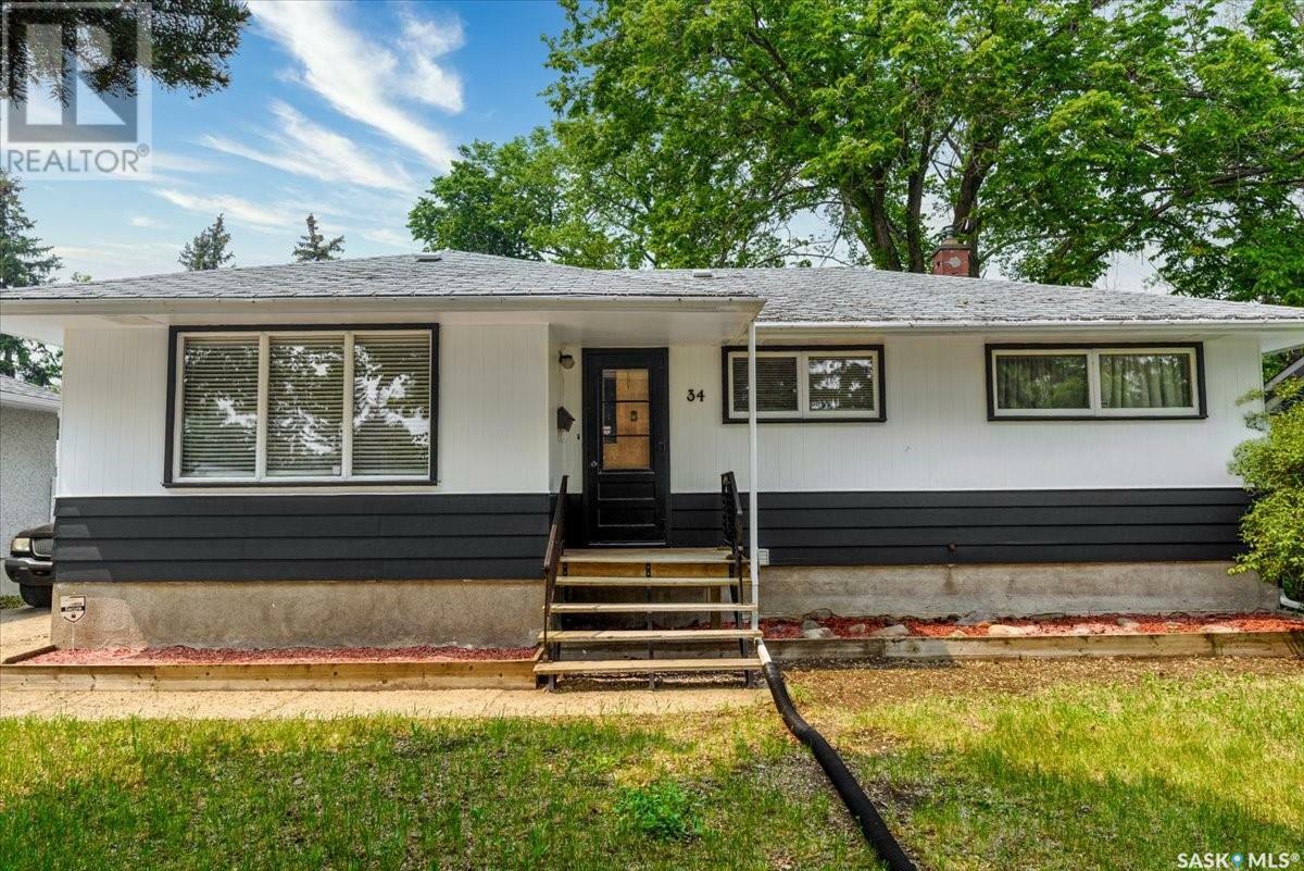 Property Photo:  34 Maclean Street  SK S4R 4T7 