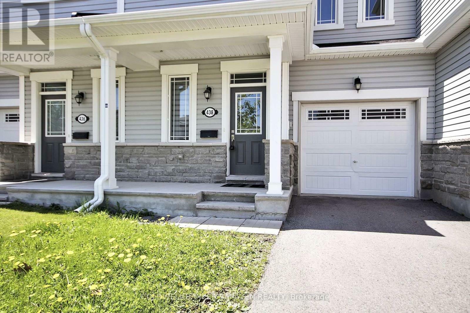 Property Photo: 438 Meadowbreeze Drive ON K2M 2T6