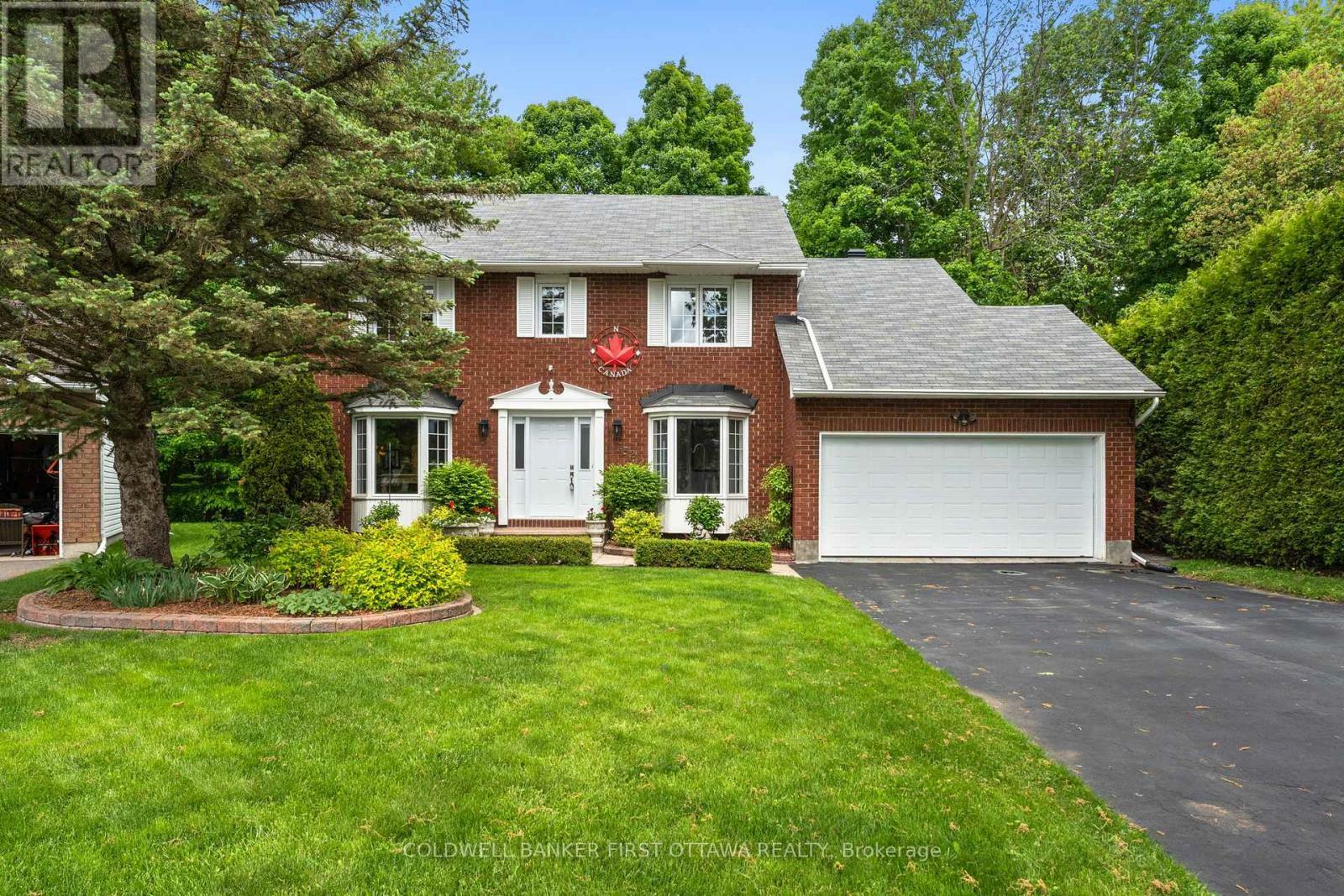 Property Photo: 152 Tweed Crescent ON K4R 1A4
