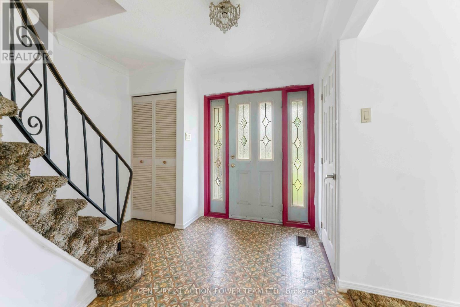 Property Photo: 229 McClellan Road ON K2H 8N5