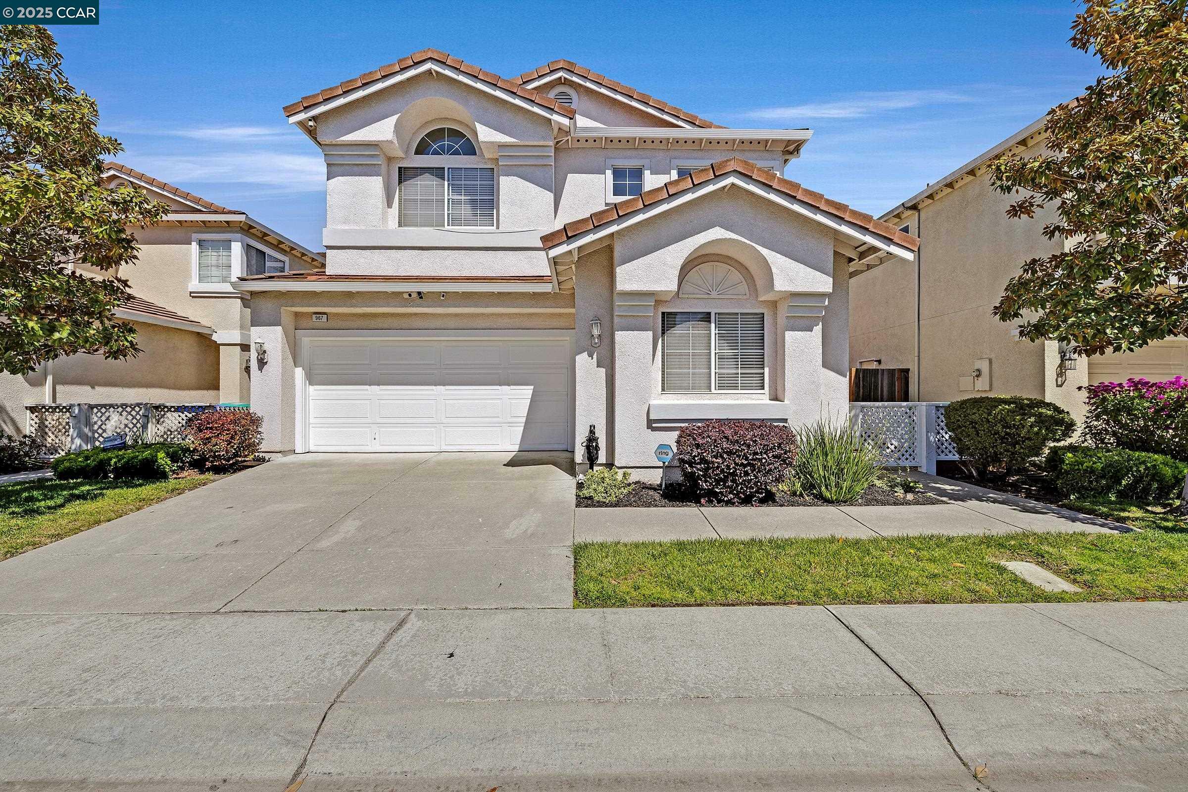 Property Photo: 967 Heather Ln CA 94580
