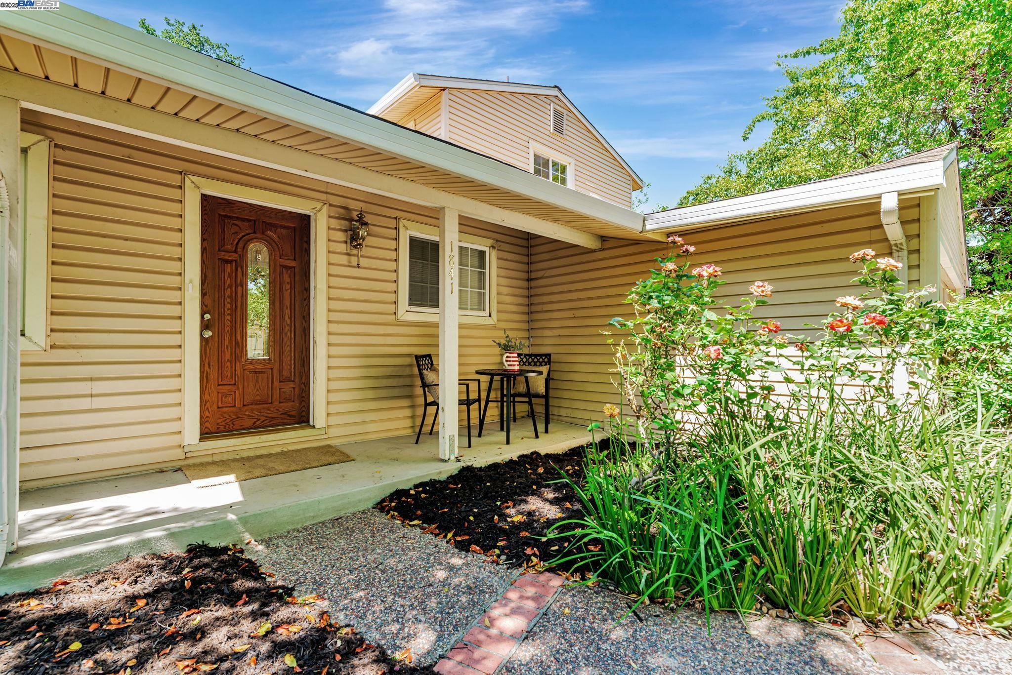 Property Photo: 1841 Gilardy Dr CA 94518