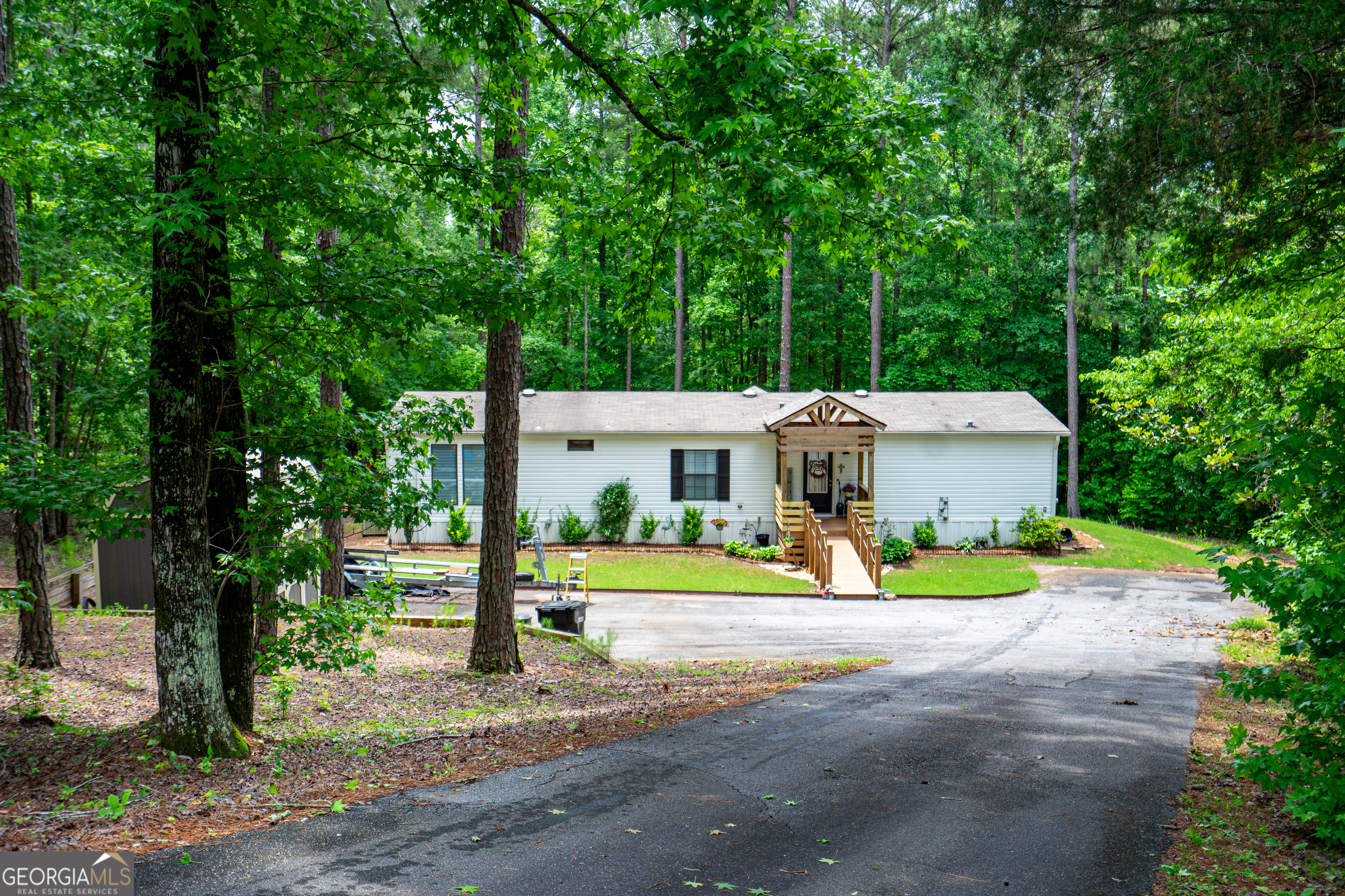 Property Photo: 1249 County Road 446 AL 36855