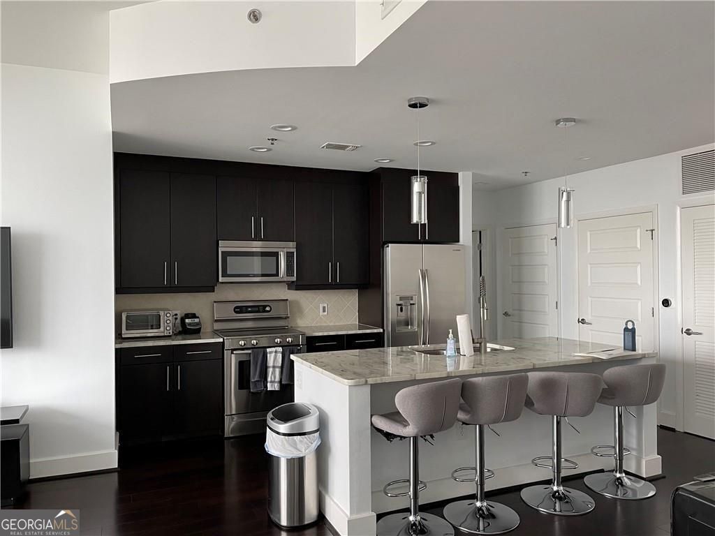 Property Photo: 1080 Peachtree Street NE 2215 GA 30309