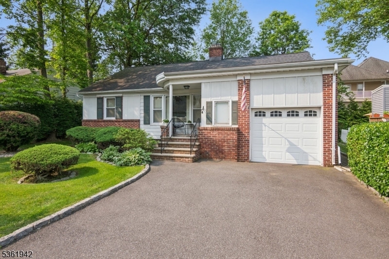 Property Photo: 39 Kew Dr NJ 07081