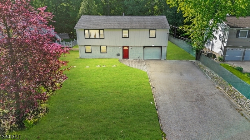 Property Photo: 8 Glencross Rd NJ 07480