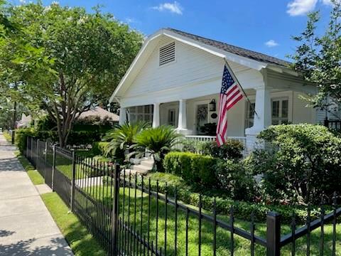 Property Photo: 1033 Highland Street TX 77009