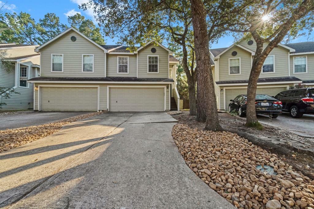 Property Photo: 122 S Walden Elms Circle TX 77382