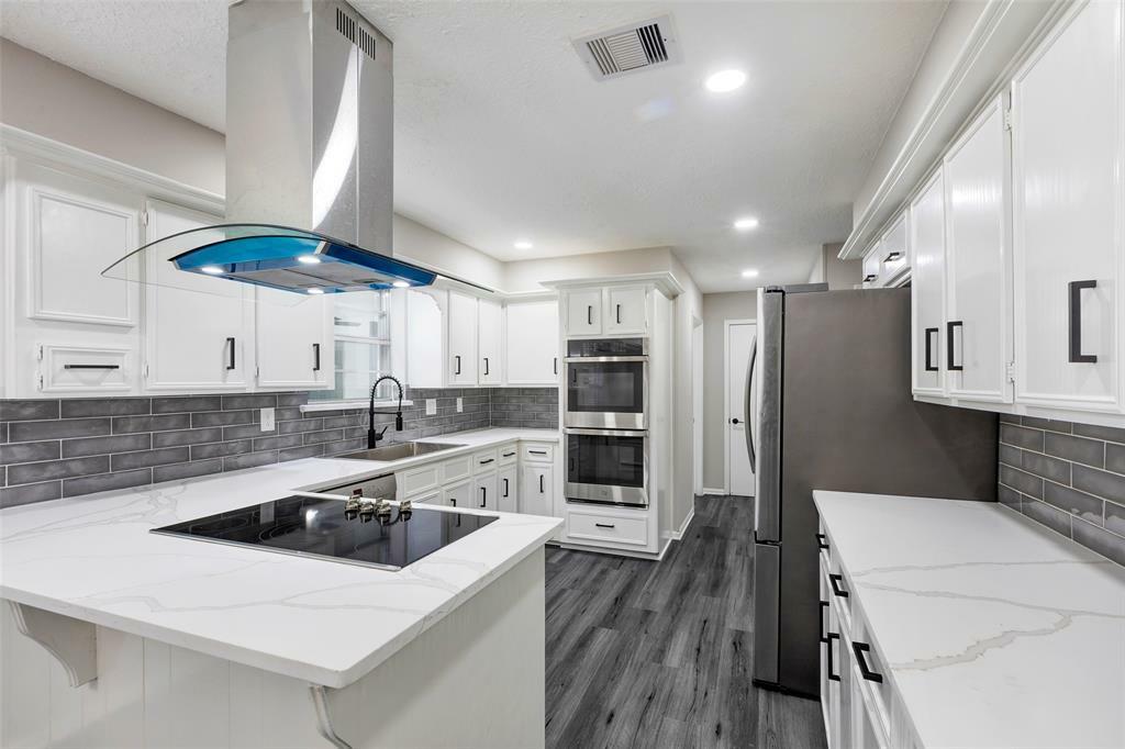 Property Photo: 5206 Summerfield Lane TX 77379