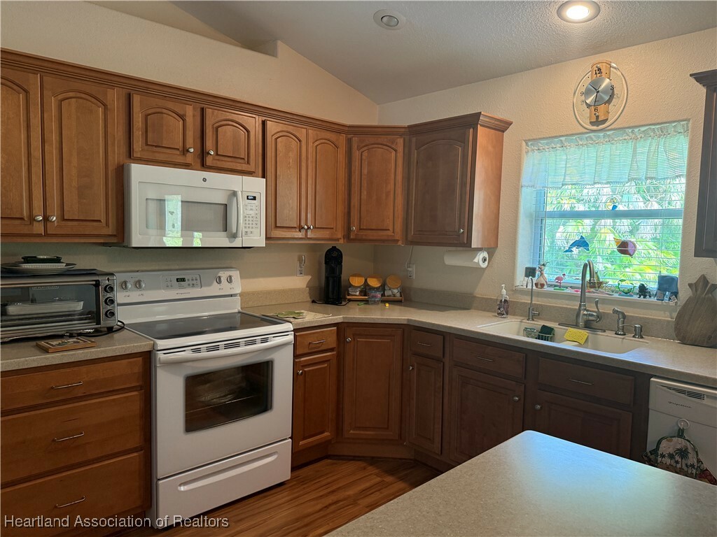 Property Photo: 1502 Paper Birch Street FL 33852
