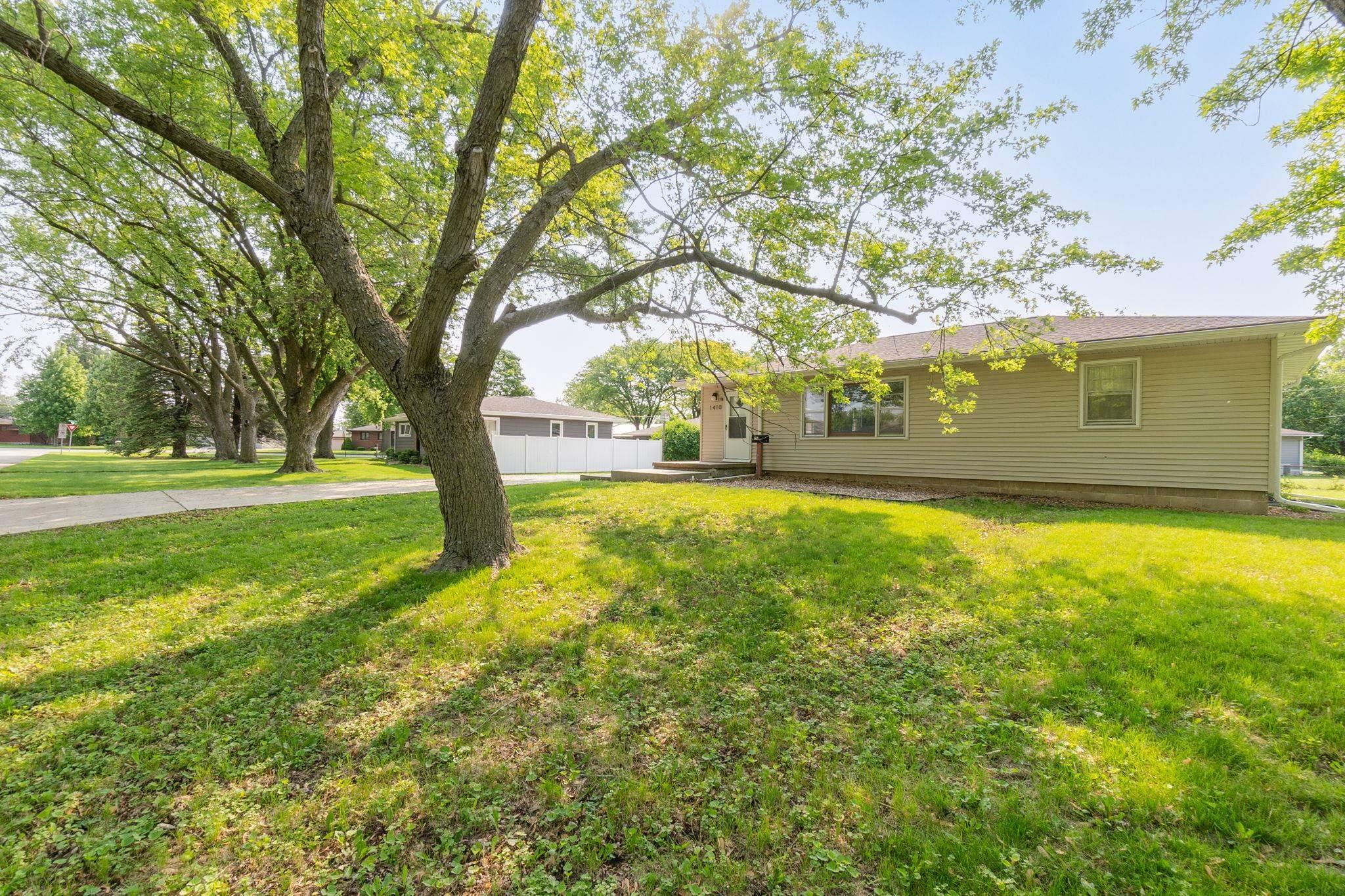 Property Photo: 1410 Starbeck Circle IA 50613