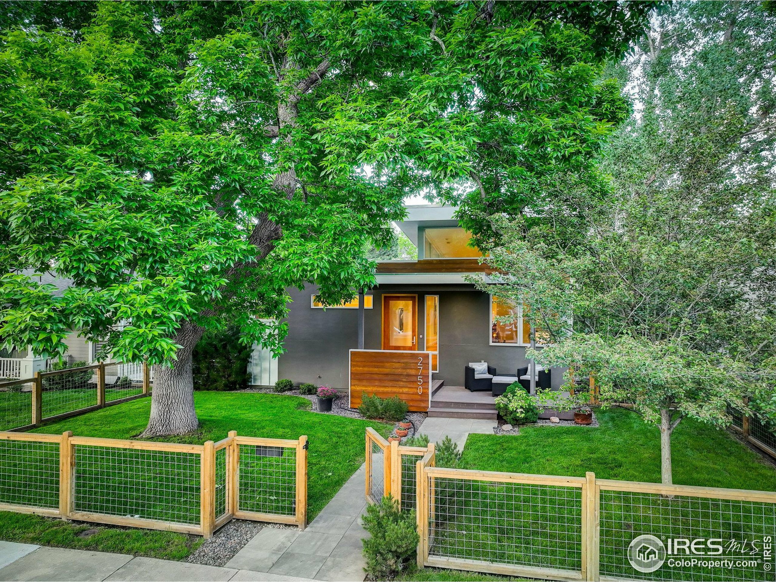 Property Photo: 2750 7th St CO 80304