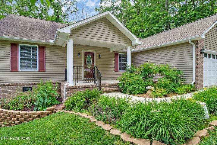 Property Photo:  348 Lakeview Drive  TN 38558 