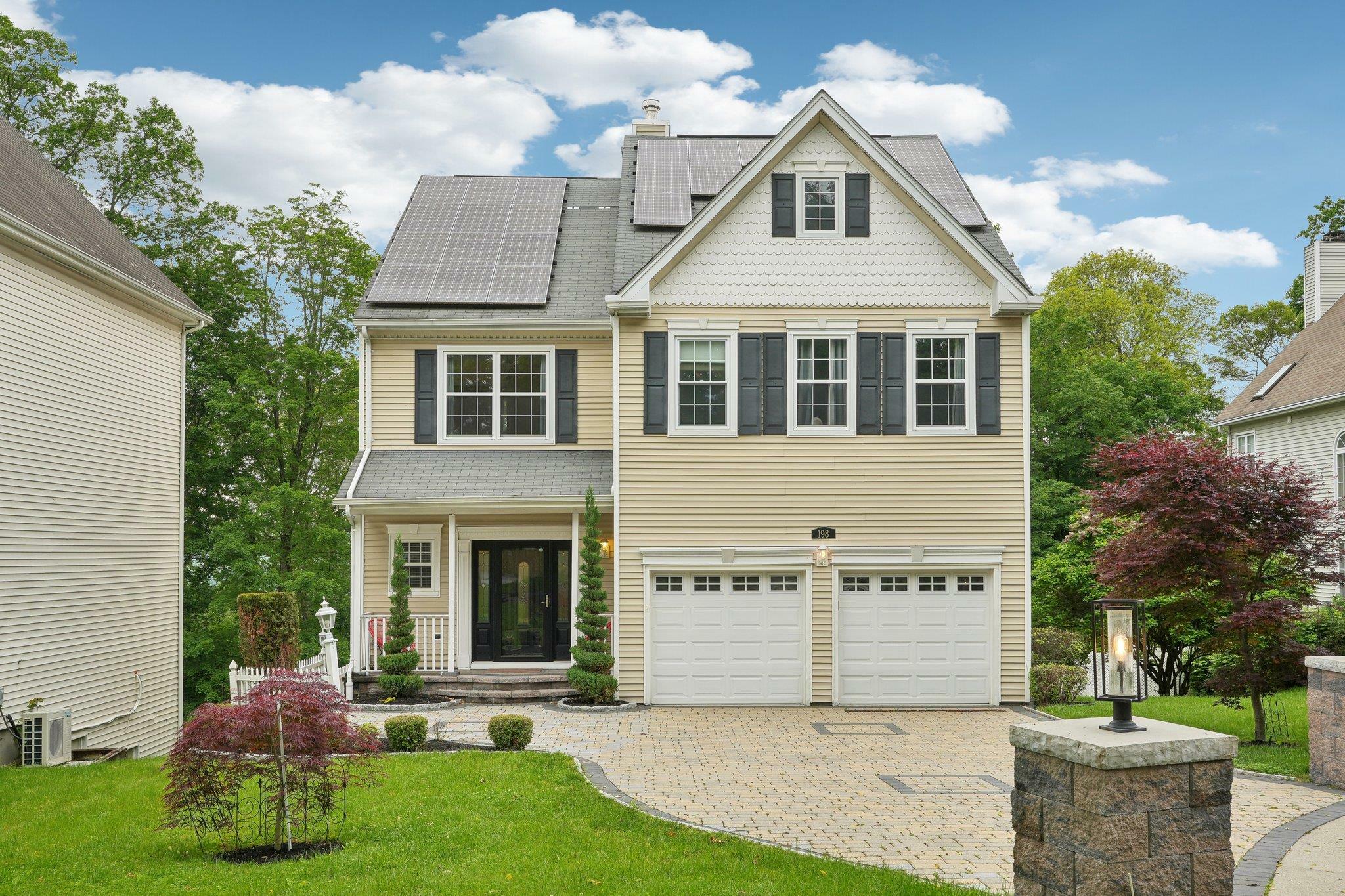 Property Photo: 198 Benefield Lane 198 Benefield Lane Boulevard NY 10566