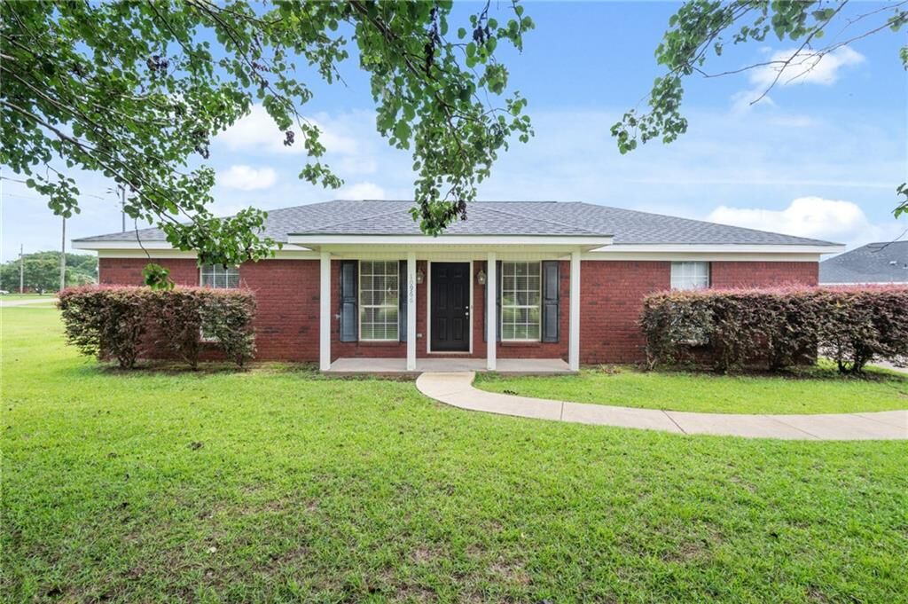 Property Photo: 10966 Brighton Drive W AL 36521