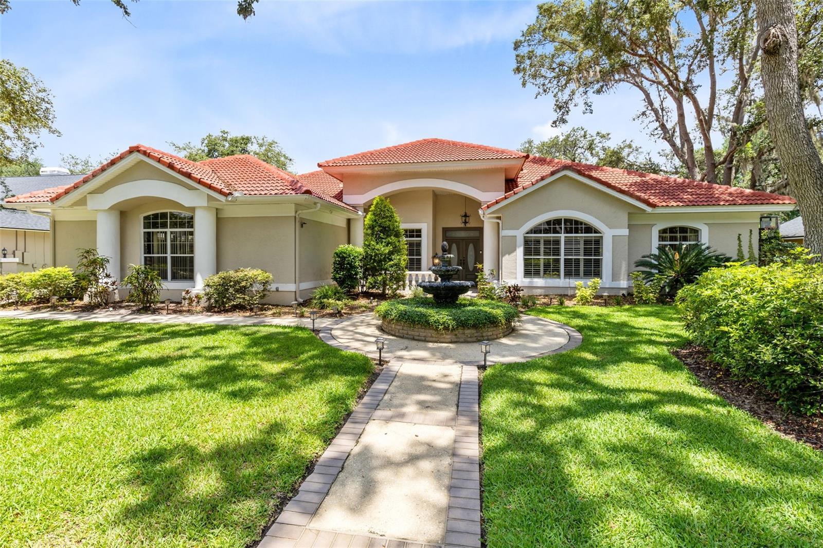 Property Photo: 718 Glen Eagle Drive FL 32708