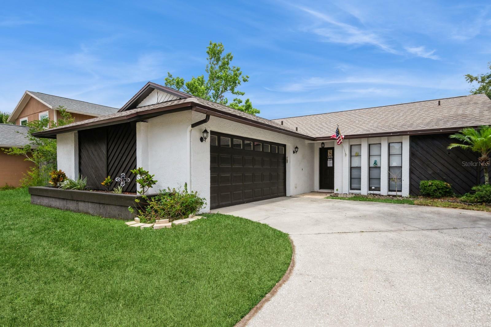 Property Photo: 15801 Cottontail Place FL 33624