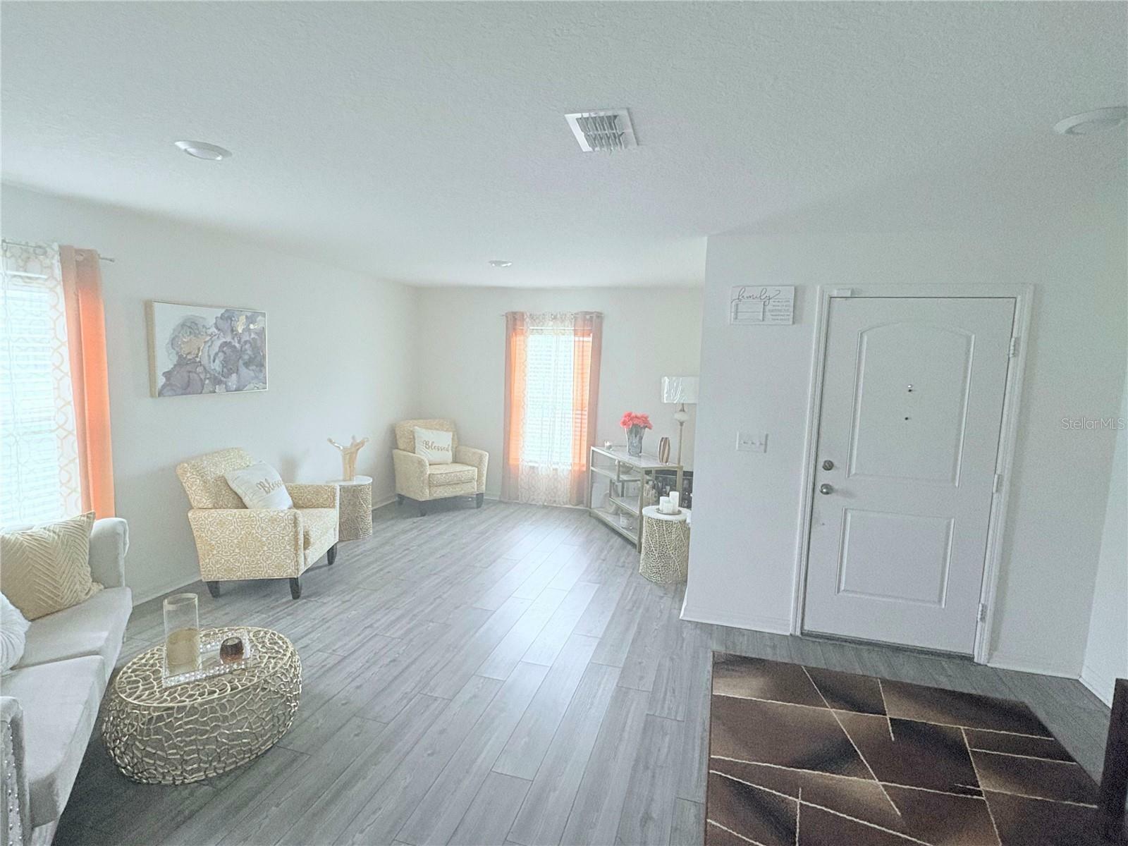 Property Photo: 1713 Redfin Way FL 34759