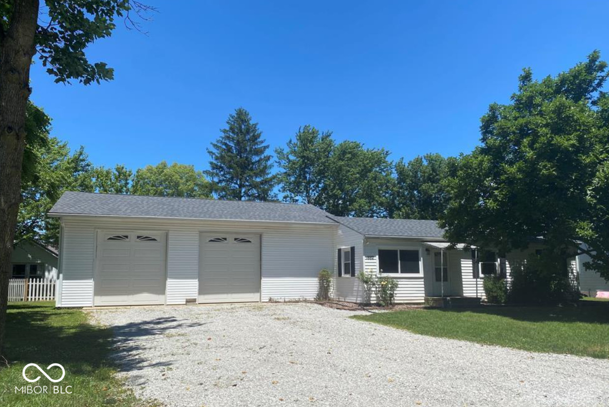 Property Photo: 1882 Knox Drive IN 46118