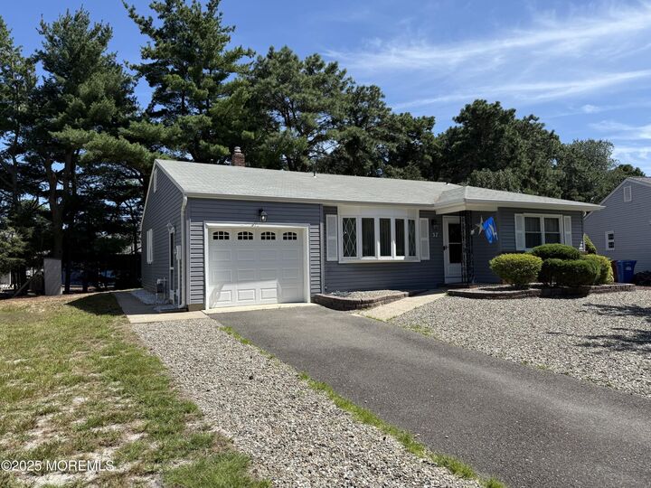37 Brookfield Court  Toms River NJ 08757 photo