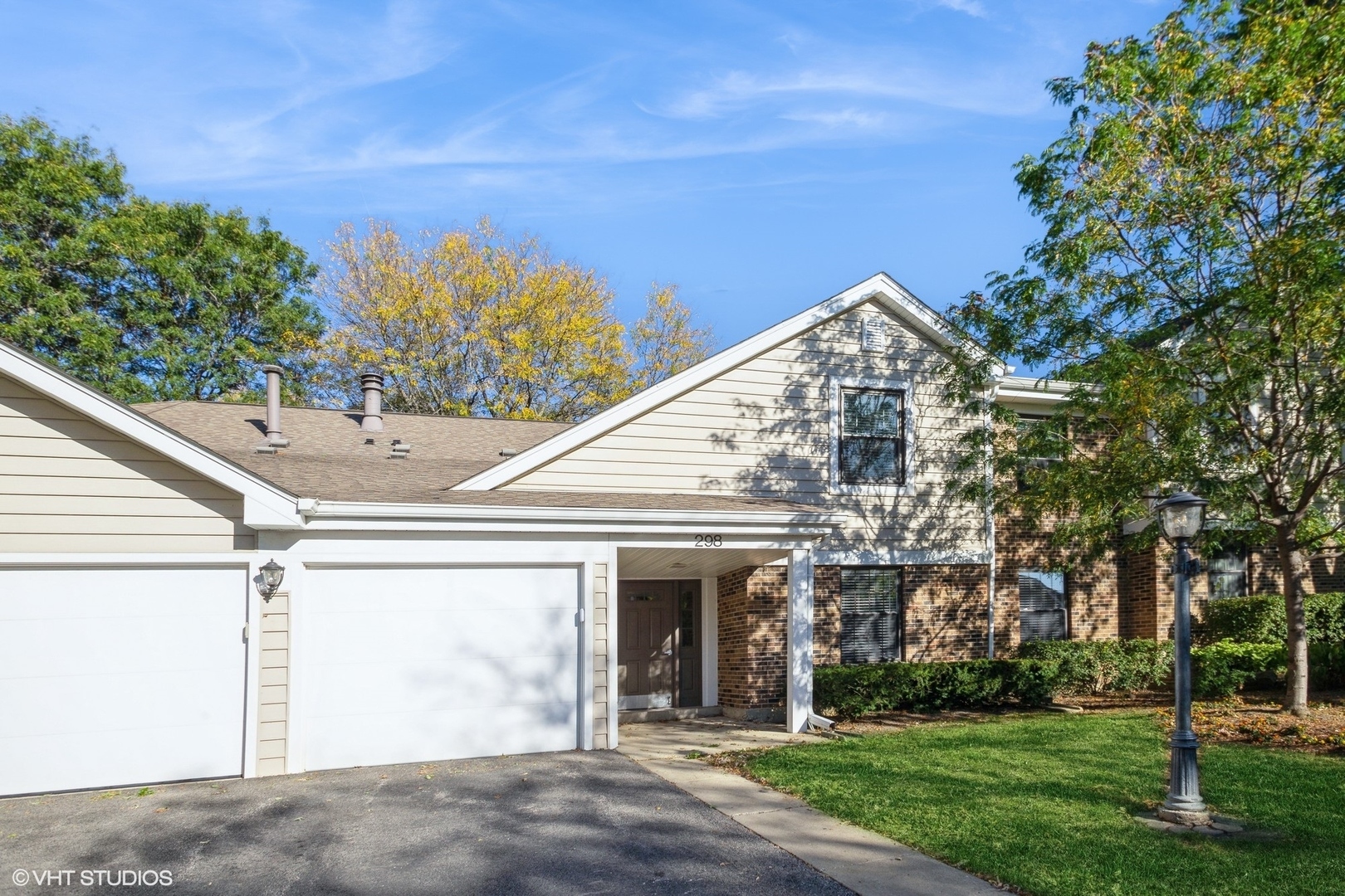 Property Photo: 298 Pembridge Lane B1 IL 60193