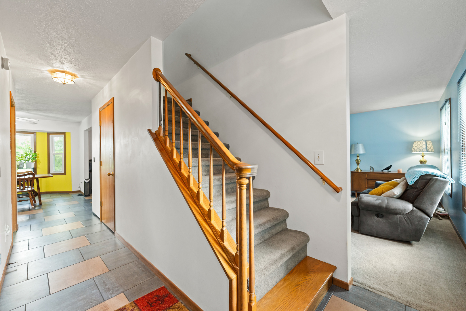 Property Photo: 220 N Juniper Street IL 60112
