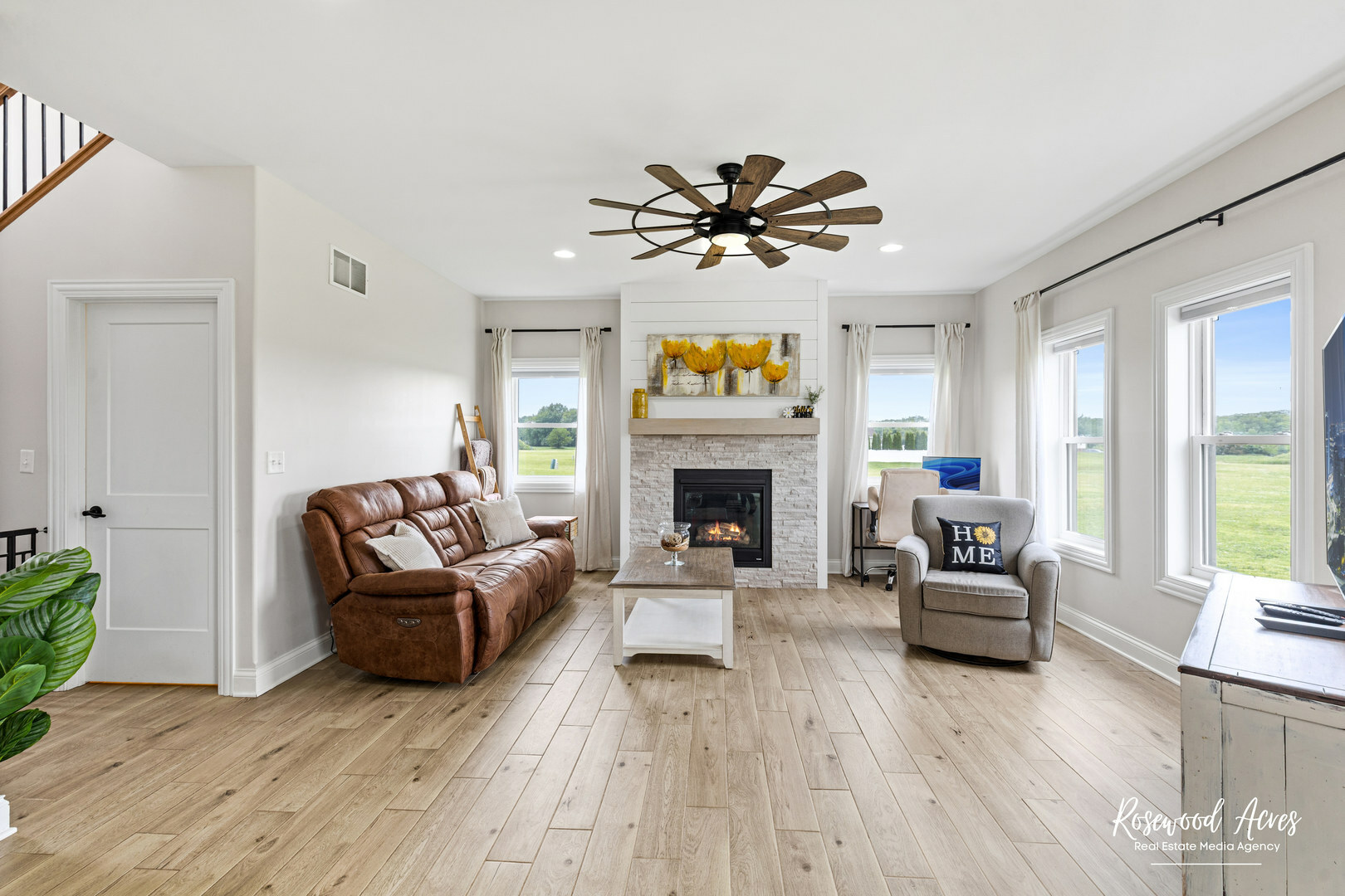 Property Photo:  1405 Navajo Court  IL 60901 