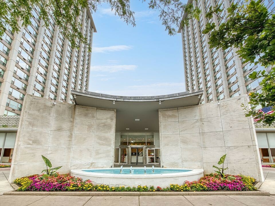 Property Photo: 3600 N Lake Shore Drive 1319 IL 60613